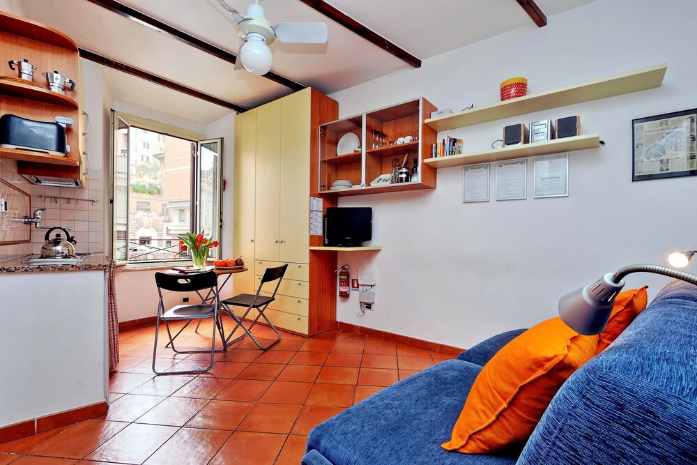 Rome Accommodation Fori Imperiali - carbon neutral hotel in Rome