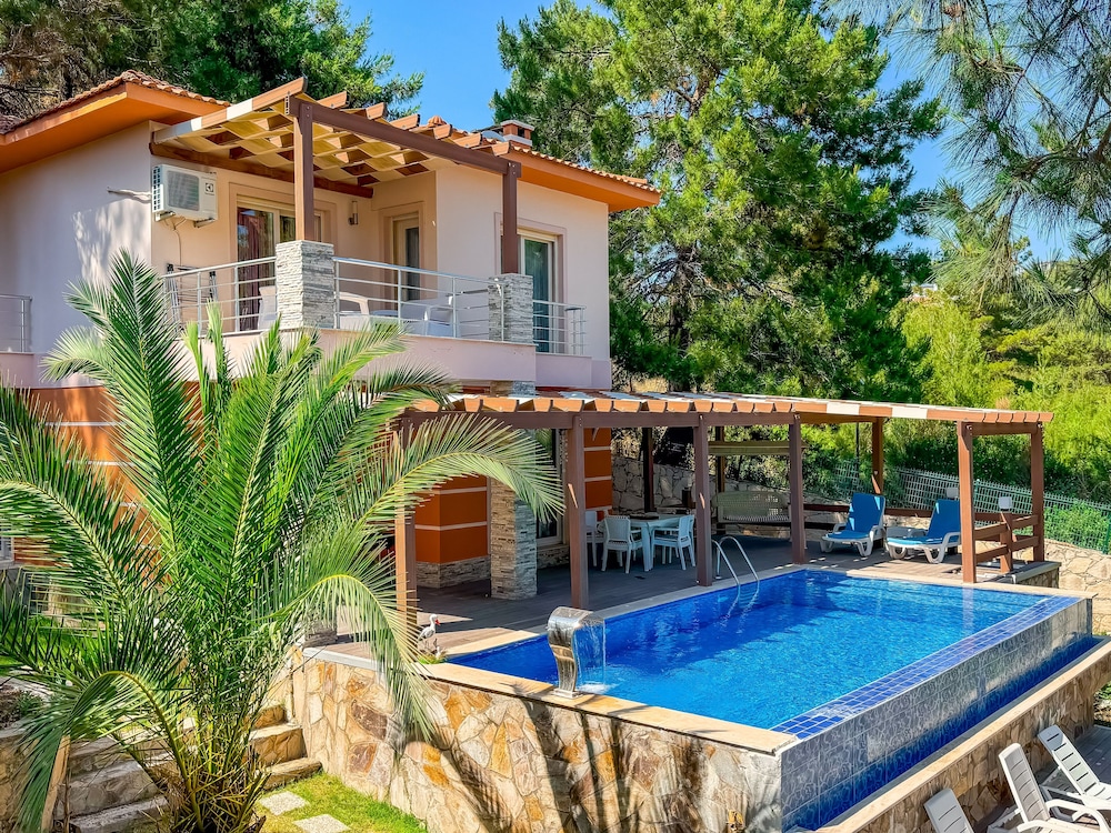Villa Siesta — 4-Star Luxury Hotel in Kusadasi, Turkey