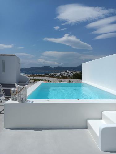 Kapetan Giannis Suite — 4-Star Luxury Hotel in Adamas, Greece