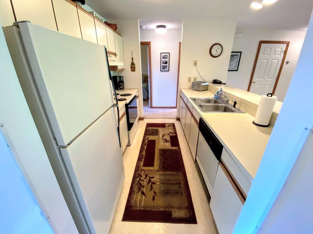 S5 Renovated Bretton Woods Resort condo with beautiful mountain views Fast wifi - photo 5