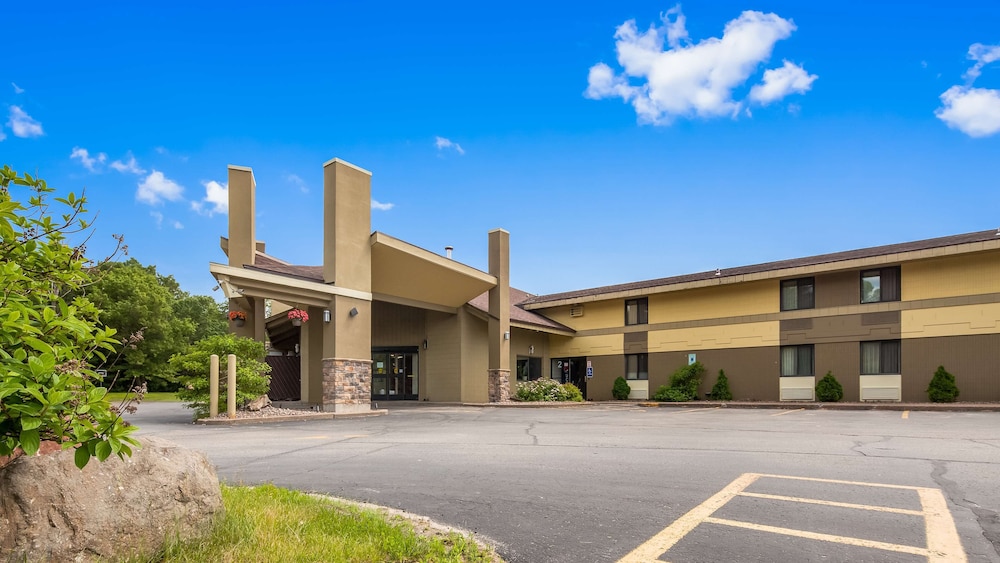 Quality Inn & Suites Black River Falls I 94 - photo 54