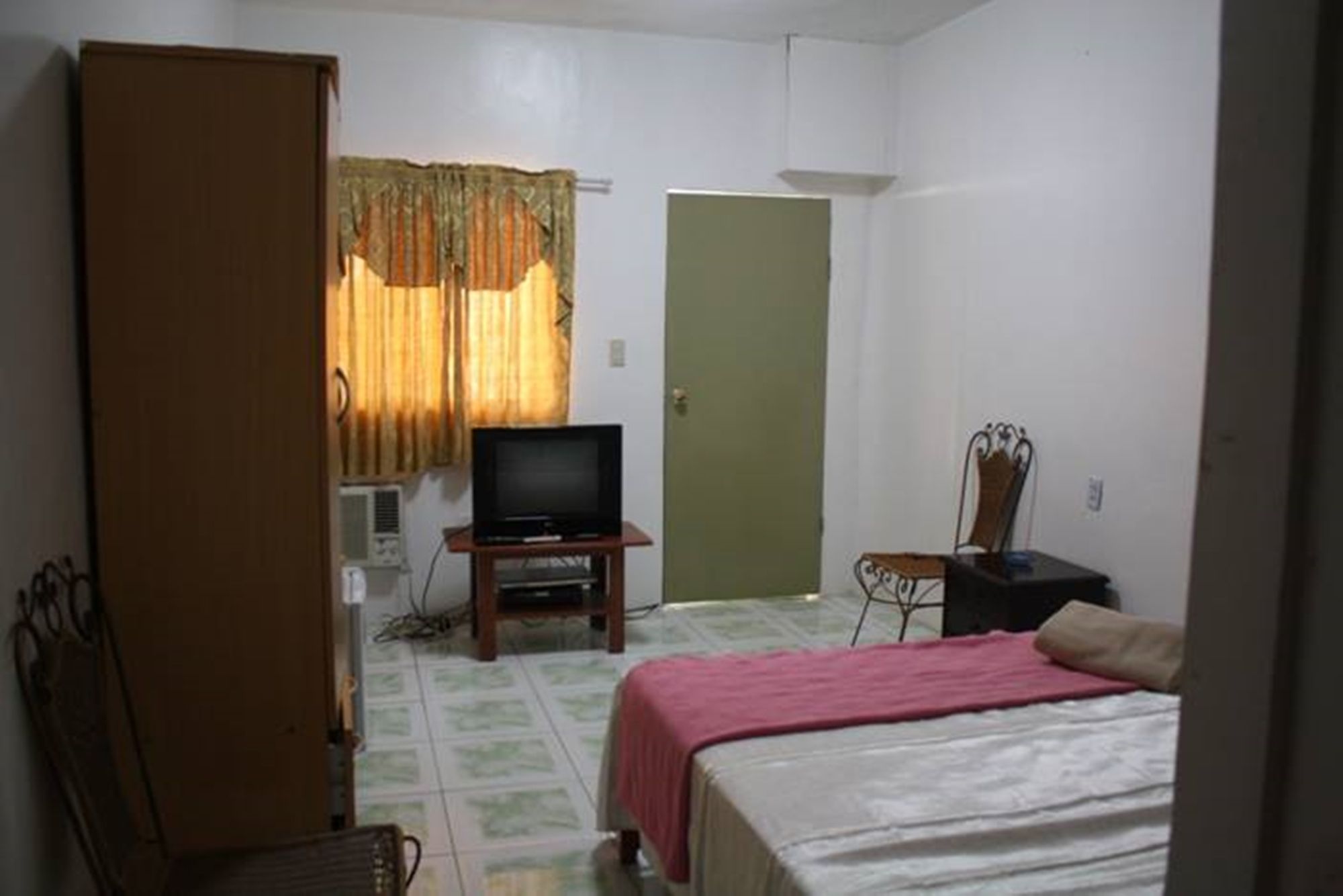 Kokomos Beach Resort in Olongapo, Philippines