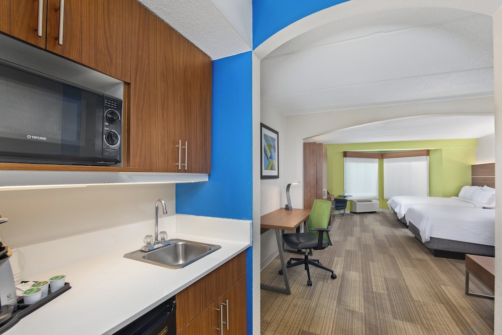 Holiday Inn Express Hotel and Suites Kings Mountain by IHG - photo 22
