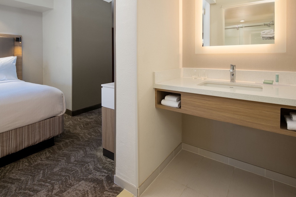 SpringHill Suites by Marriott Medford - photo 19