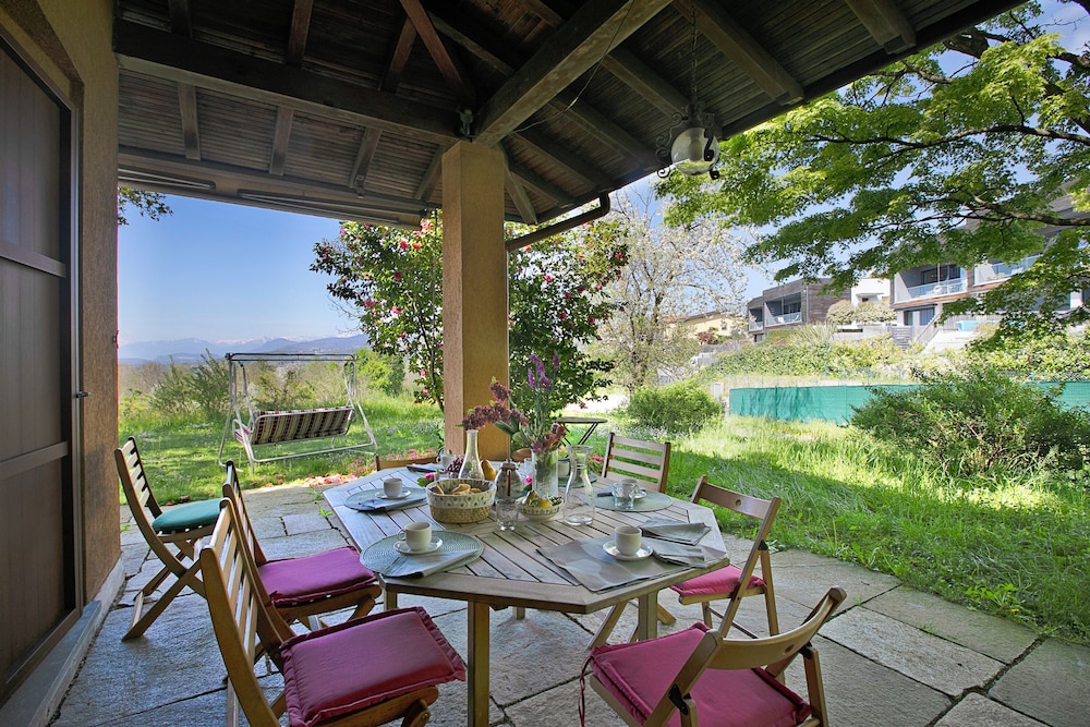 Three Lakes Villa Varese — 4-Star Luxury Hotel in Buguggiate, Italy