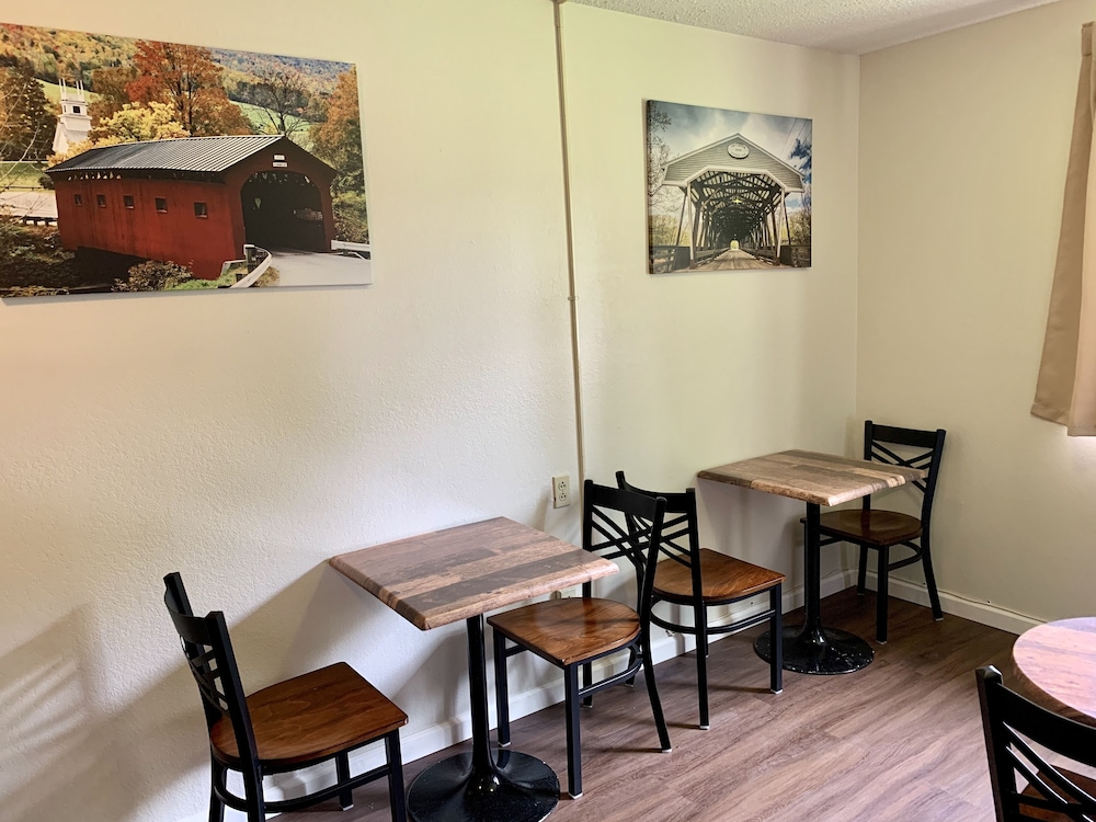 The Covered Bridge Inn - photo 40