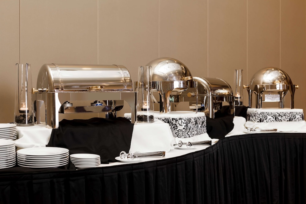 Hilton Garden Inn Manhattan - photo 40