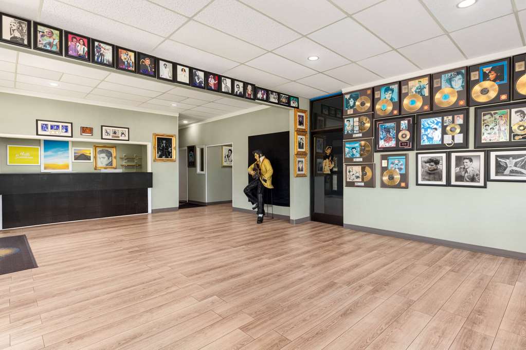Days Inn by Wyndham Memphis at Graceland - photo 8