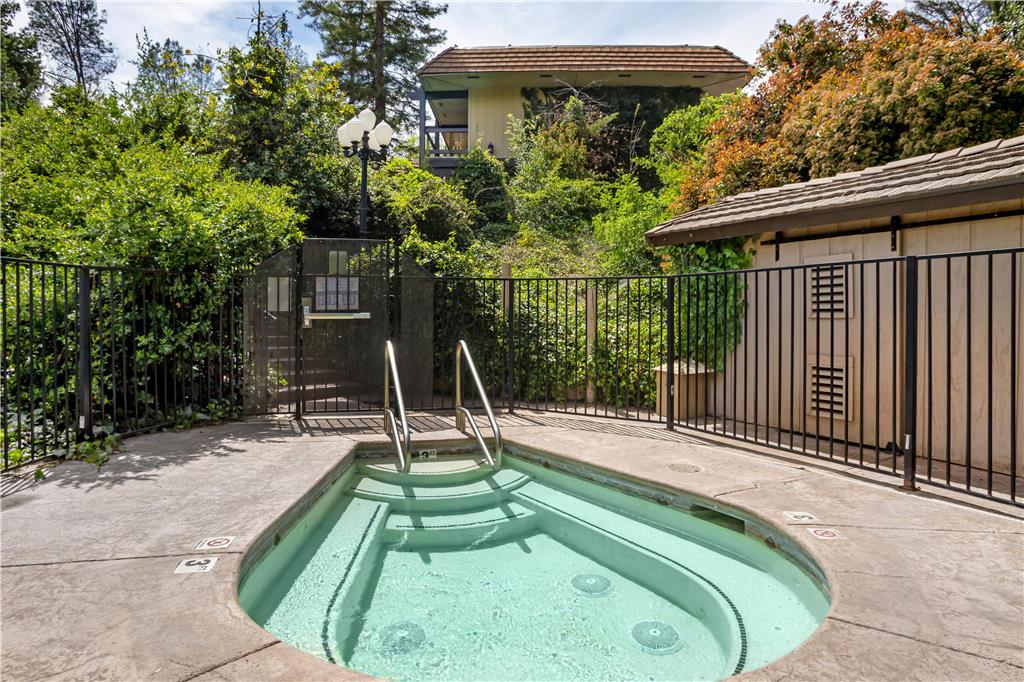 Best Western Plus Yosemite Gateway Inn - photo 12