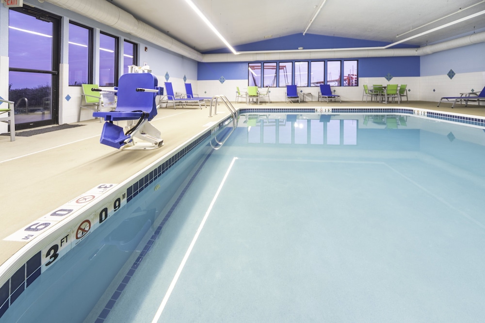Holiday Inn Express Rochelle by IHG - photo 13