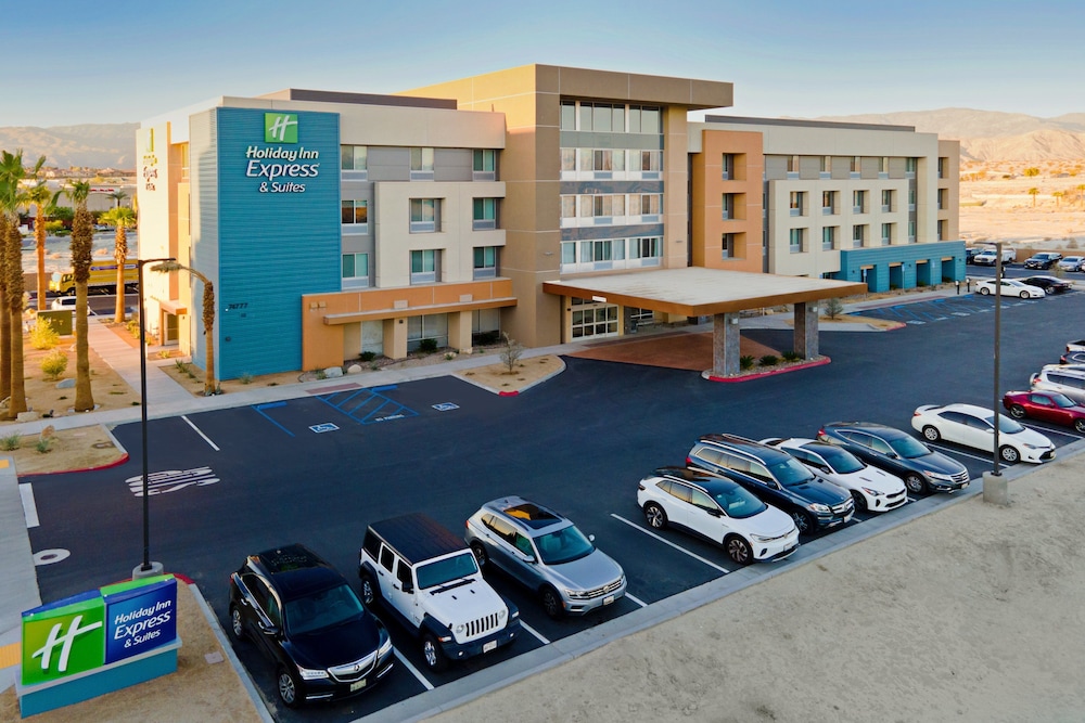 Holiday Inn Express & Suites Palm Desert Millennium by IHG - photo 39