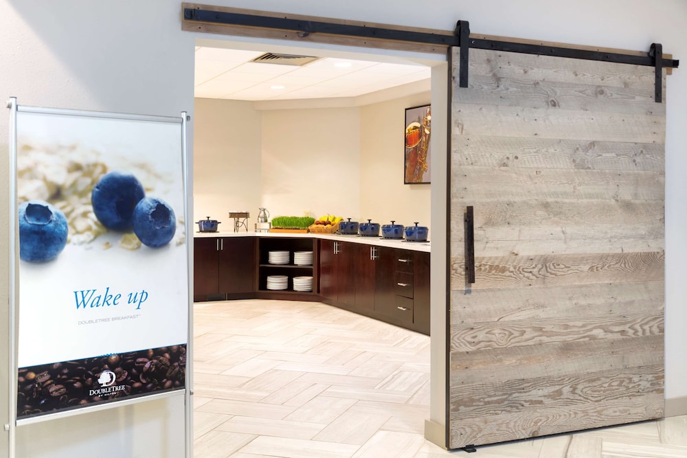 DoubleTree Suites by Hilton Nashville Airport - photo 31