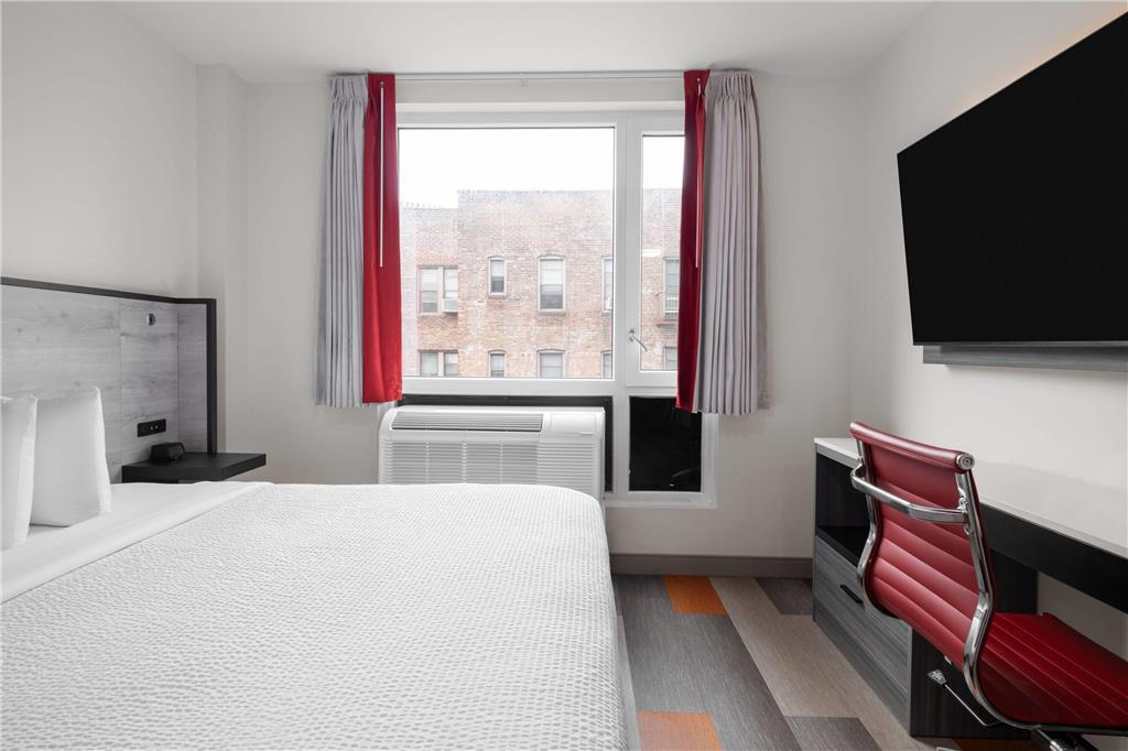 Ramada by Wyndham Brooklyn Near Flatbush - photo 12
