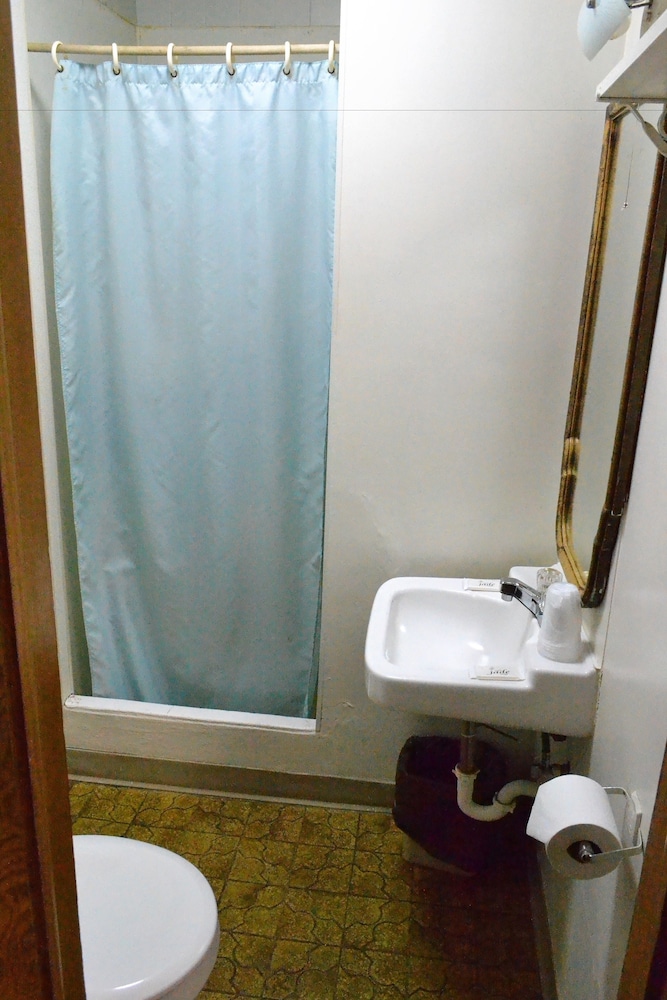 Innkeeper Motel - photo 55