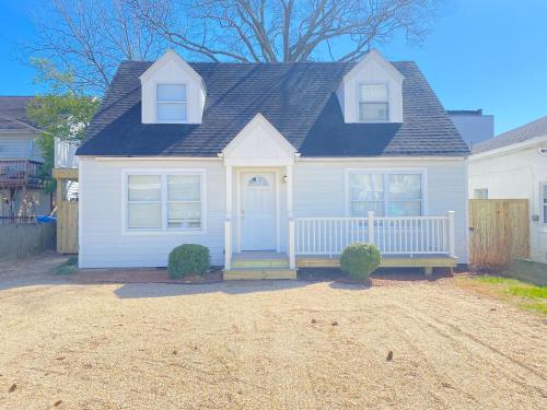508 B The Upper Bungalow — 4-Star Luxury Hotel in Virginia Beach, United States