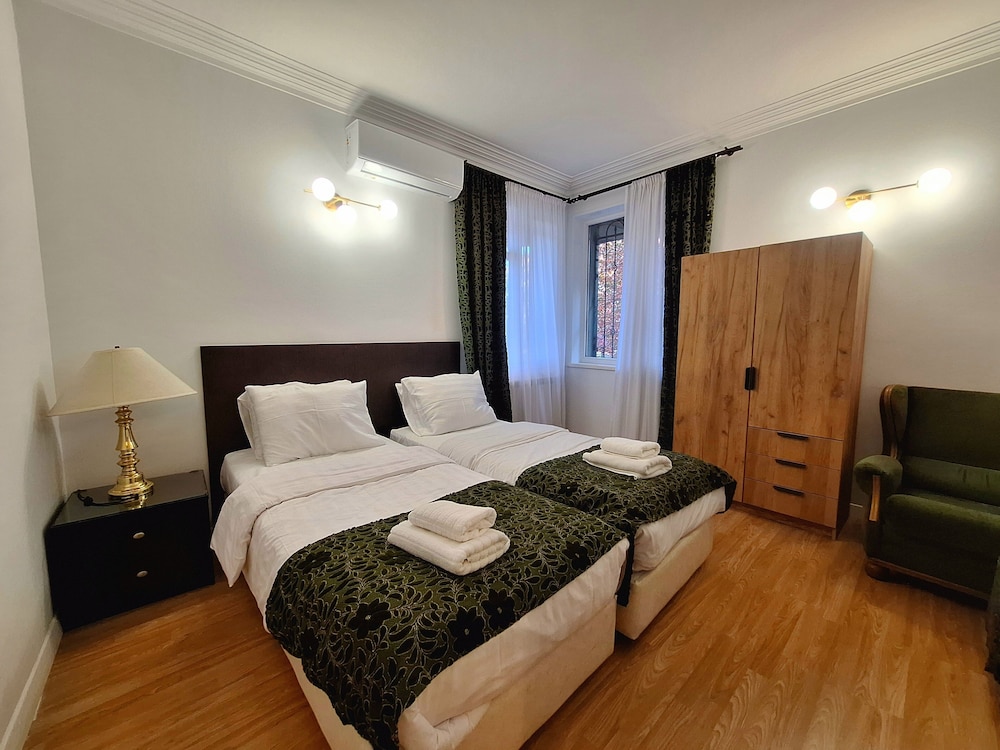Iliani Hotel