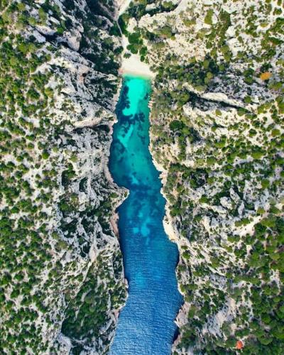 Click OMG Views 2 4 6 8pers The Secret Provence Gem in Cassis, France