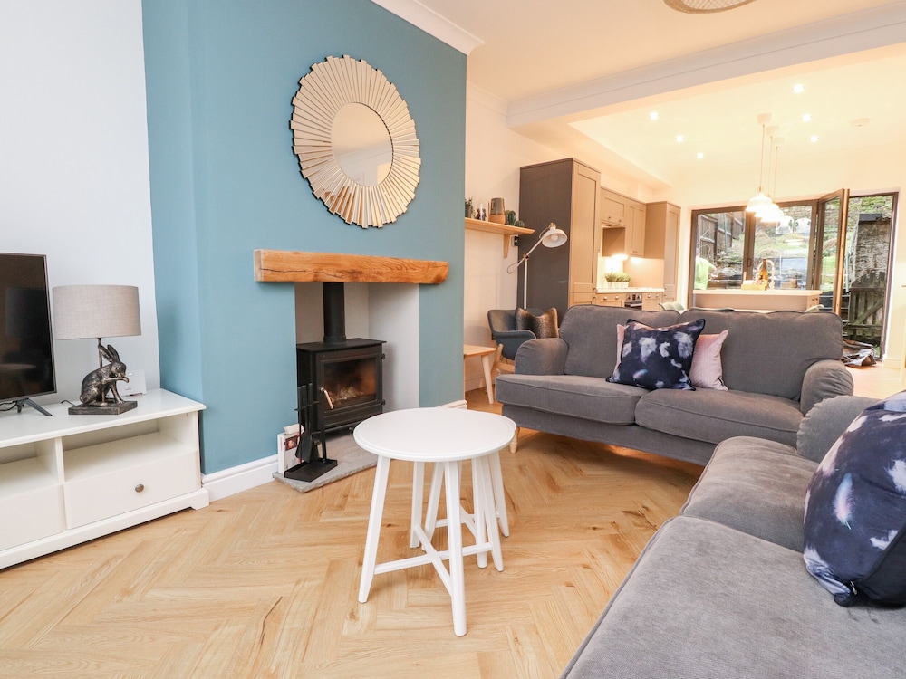 5 Myrtle View — Keighley