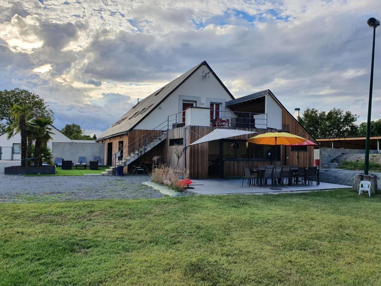 Grand Gite Touraine 300m2 — 4-Star Luxury Hotel in La Membrolle-Sur-Choisille, France