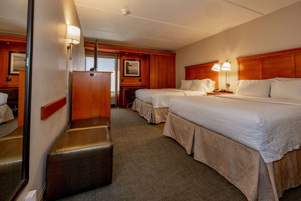 Hampton Inn Wheeling - photo 22