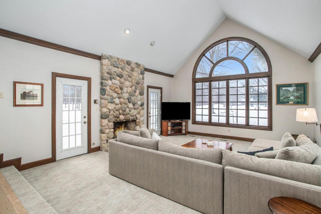 Trent Jones Cottage at Point O' Woods — 4-Star Luxury Hotel in Benton Harbor, United States