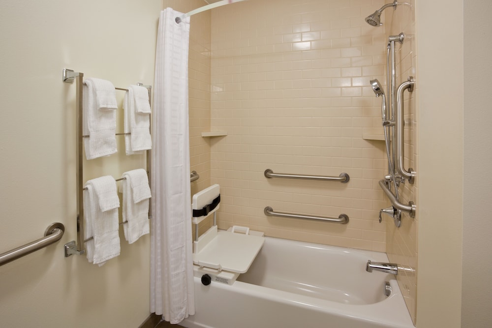 Candlewood Suites Bemidji Paul Bunyan by IHG - photo 20