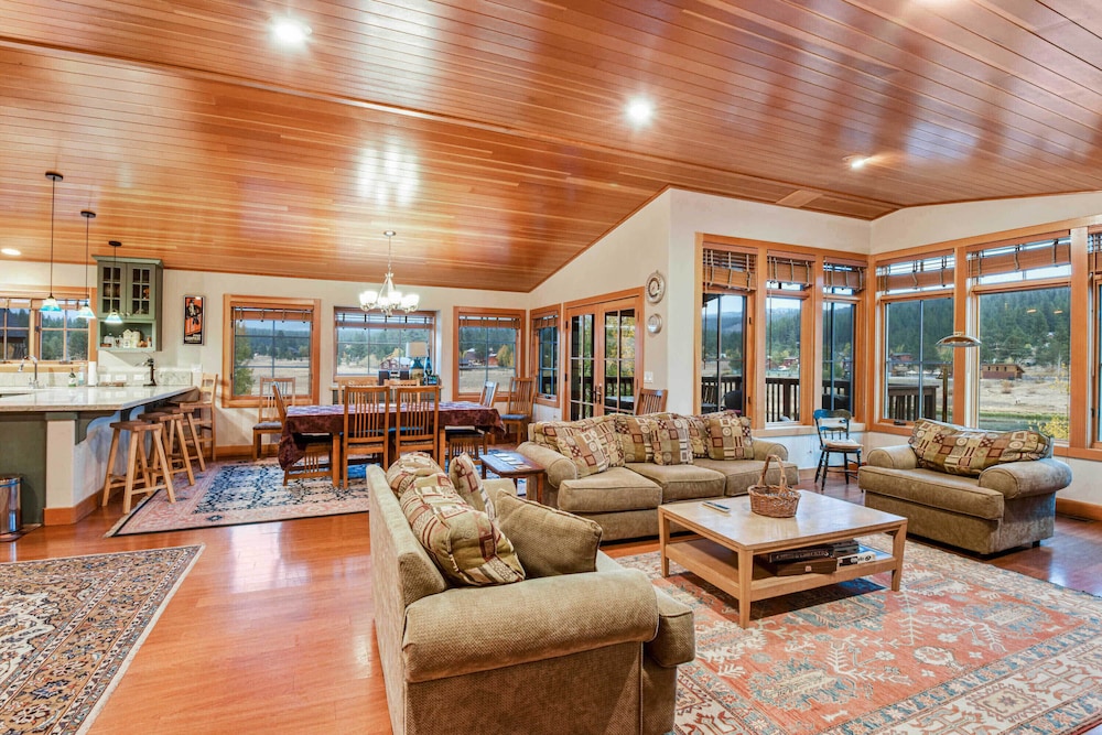 Edgewater - carbon neutral hotel in Truckee