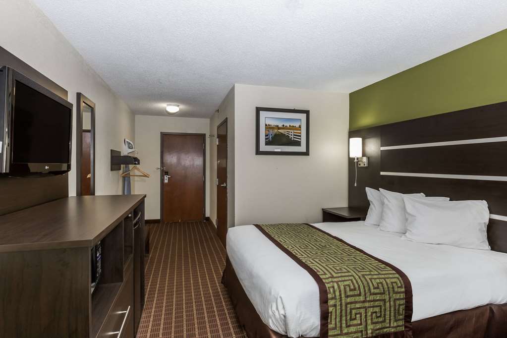 Baymont by Wyndham Louisville South I 65 - photo 8