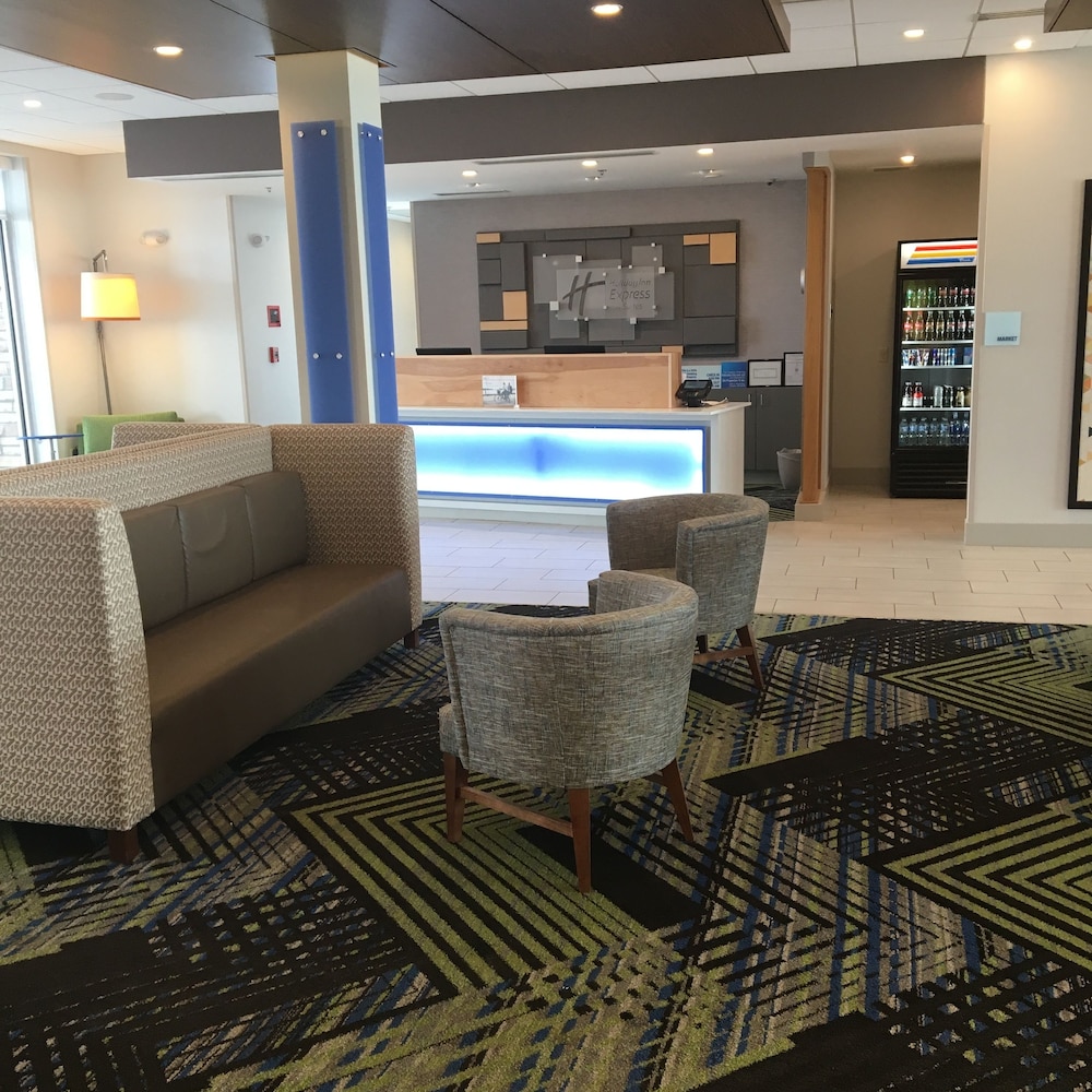 Holiday Inn Express and Suites Nebraska City by IHG - photo 2