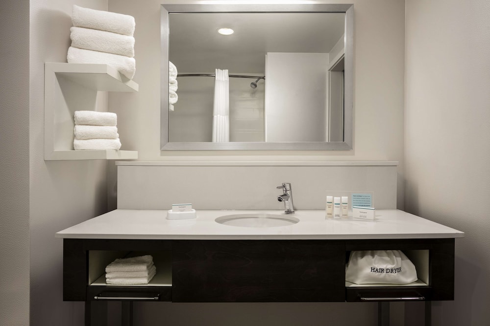 Hampton Inn Kernersville - photo 20