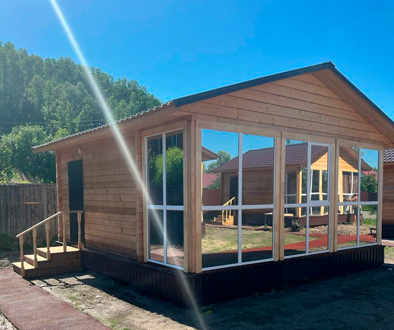 Varleo's Recreation Center — hotel in Aya