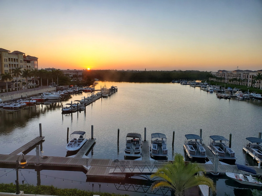 Bayfront Inn Fifth Avenue - photo 18