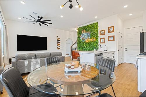 Perfect Austin Townhome 12 min to Downtown