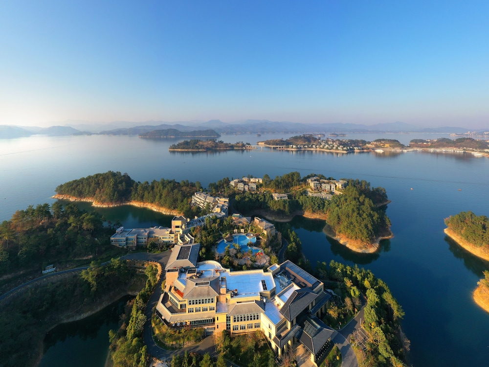 Bright QiandaoLake Resort - last minute hotel in Hangzhou