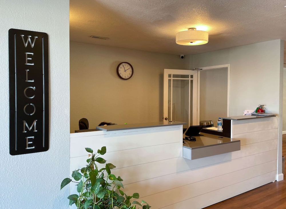 Motel 6 Cameron - featured photo