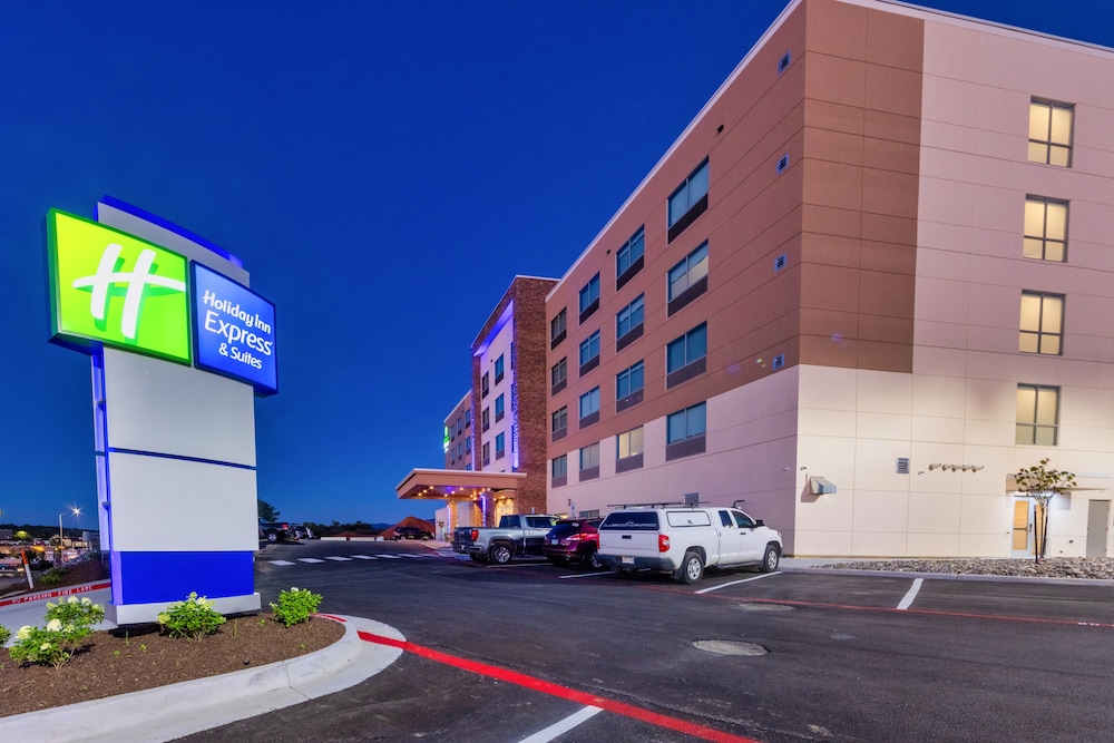 Holiday Inn Express & Suites Harrisonburg University Area by IHG - photo 52