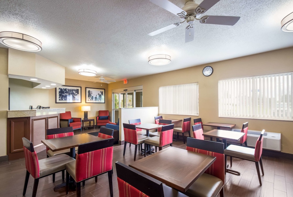 Quality Inn & Suites Green Bay Ashwaubenon - photo 30