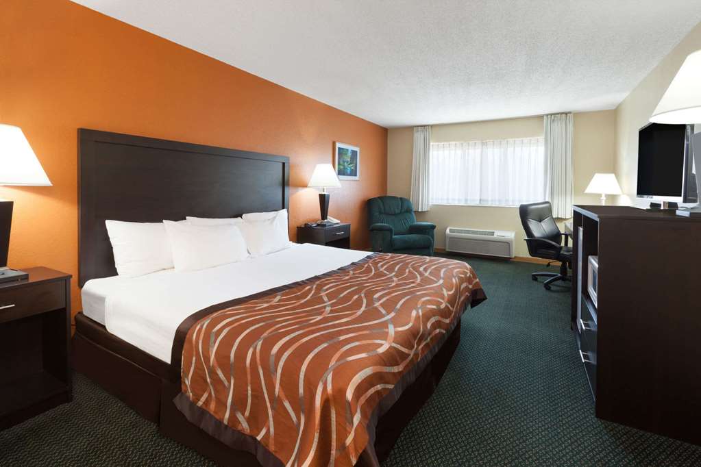 Baymont by Wyndham Midland - photo 11
