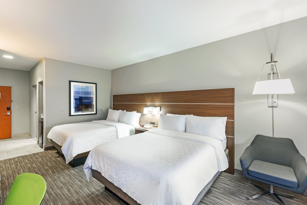 Holiday Inn Express Hotel and Suites Pryor by IHG - photo 10