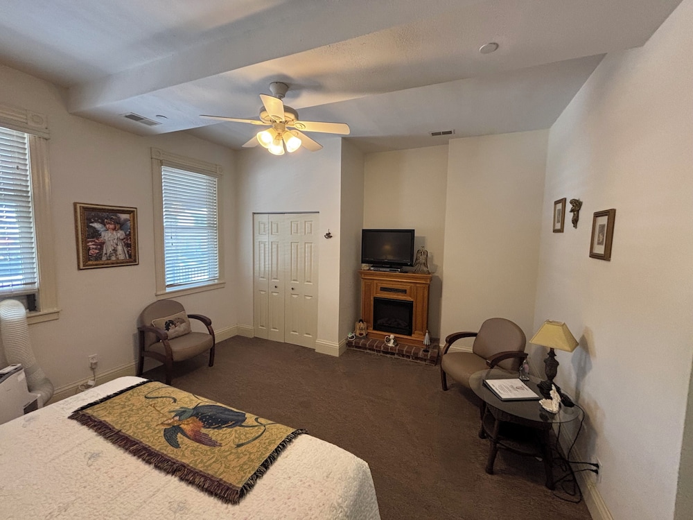 Hermann Crown Suites - photo 110