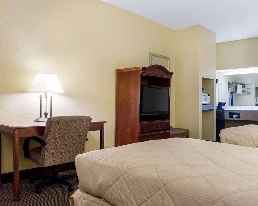 Econo Lodge Greenville MS - photo 14
