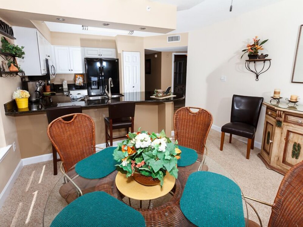 Emerald Towers West 3007 by RedAwning - photo 16