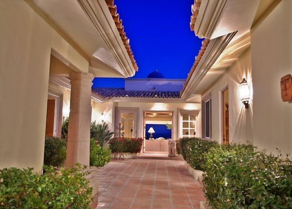 Casa Stamm — 4-Star Luxury Hotel in Cabo San Lucas, Mexico