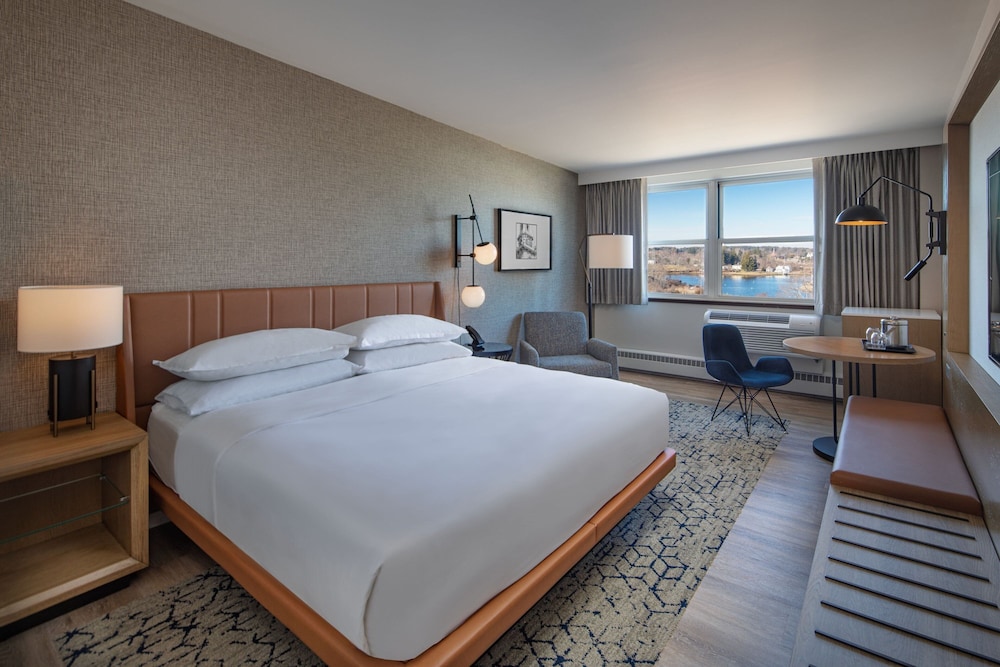 Sheraton Portsmouth Harborside Hotel - photo 8