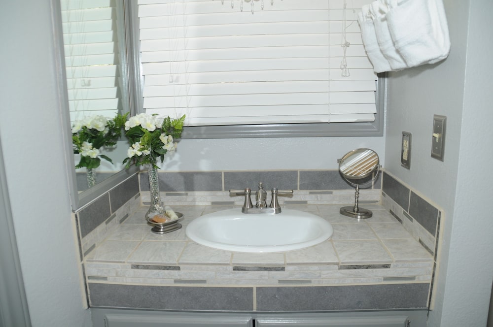 The North Shore Inn - photo 87