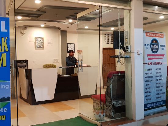 Hotel Pushpakdham in Pachmarhi, India