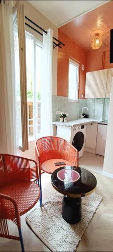 Studio la Casita Cozy la Defense Paris St Lazare in Colombes, France