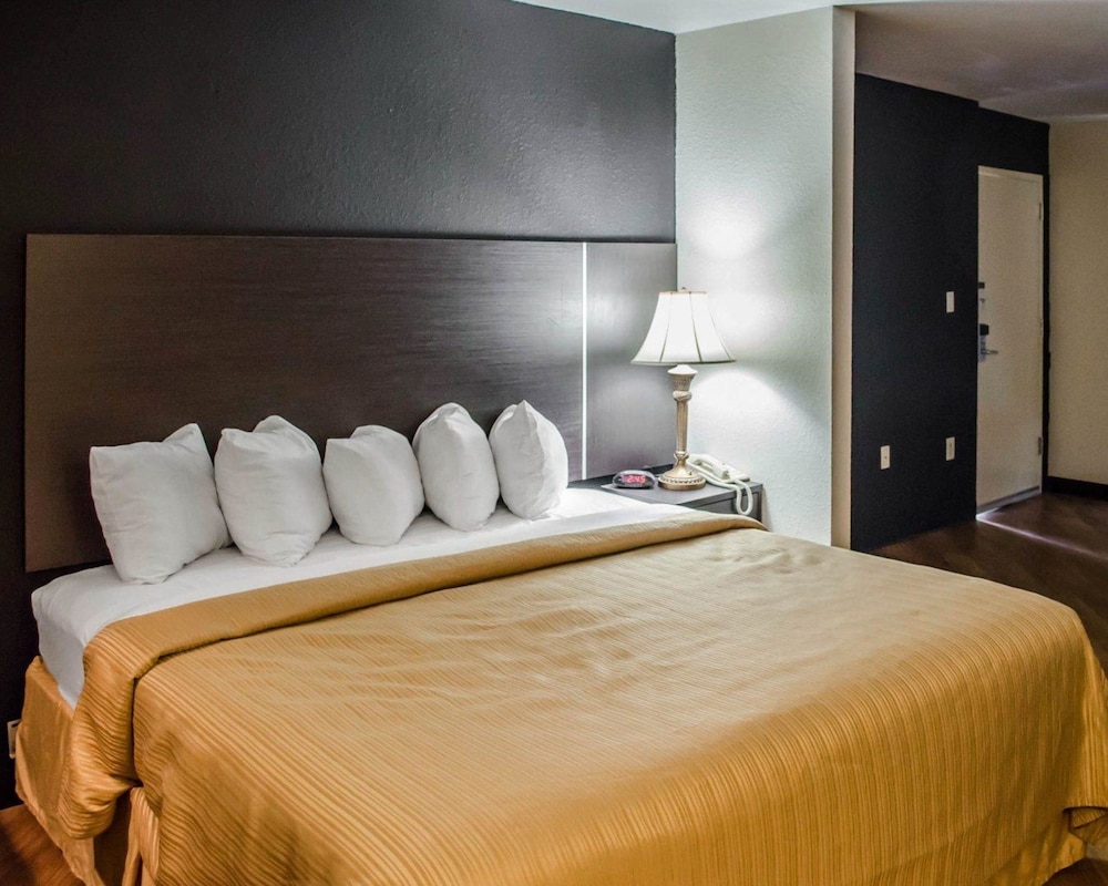 Days Inn by Wyndham Eglin AFB - photo 24