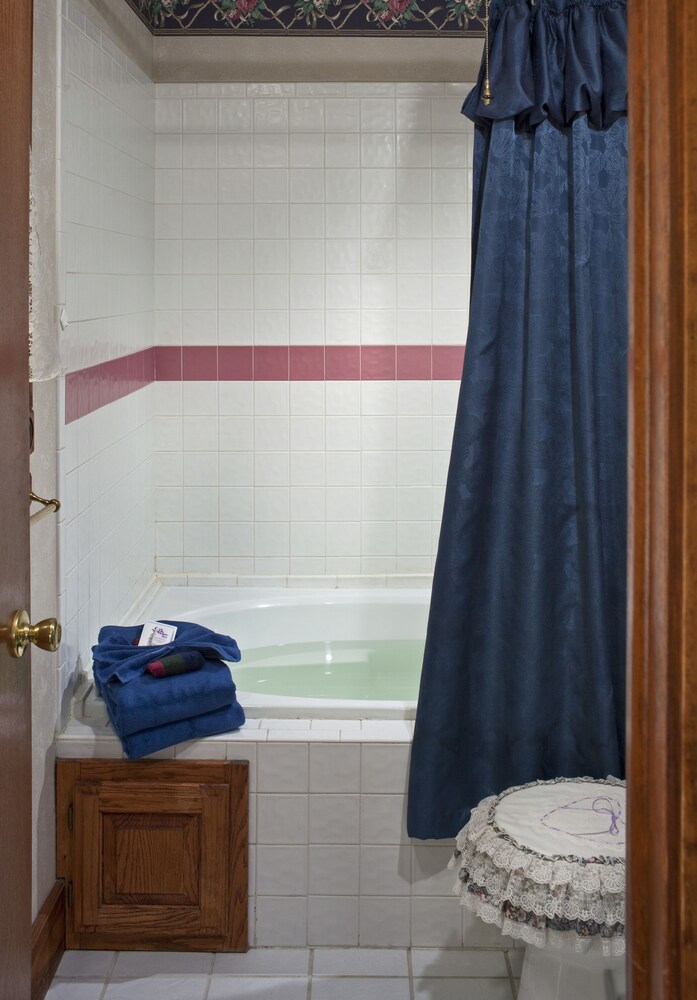 Cliff Cottage Inn Victorian B&B and Boutique Hotel - photo 27