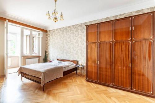 Cozy Apart W AC & free parking in the Town Center